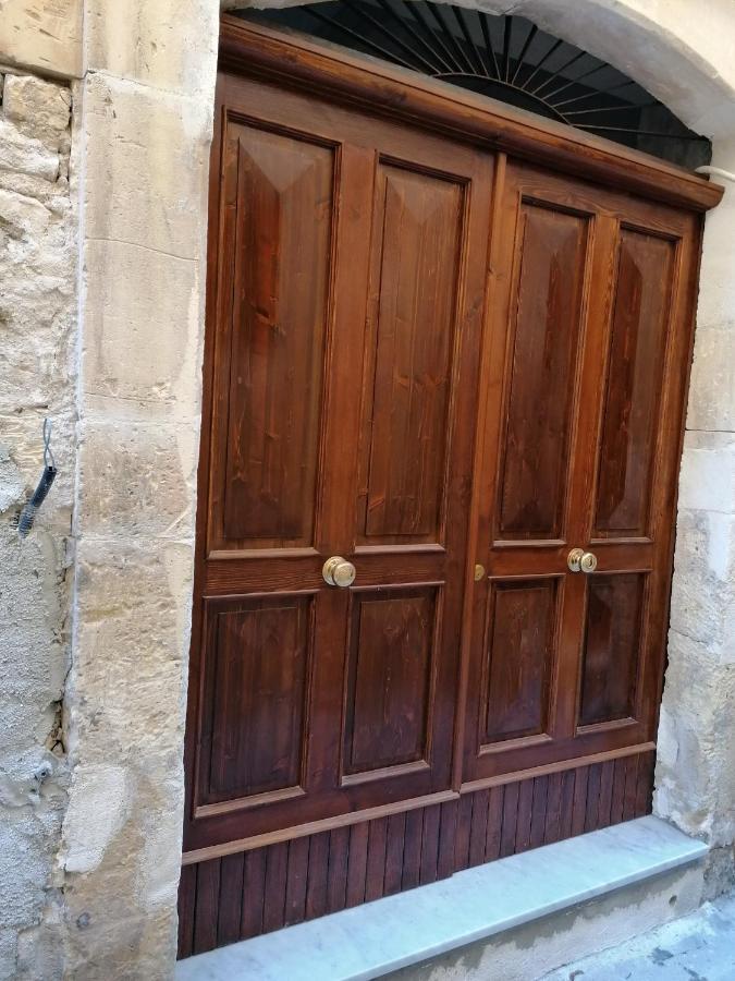 סירקוזה Il Cortiletto Di Via Minniti מראה חיצוני תמונה