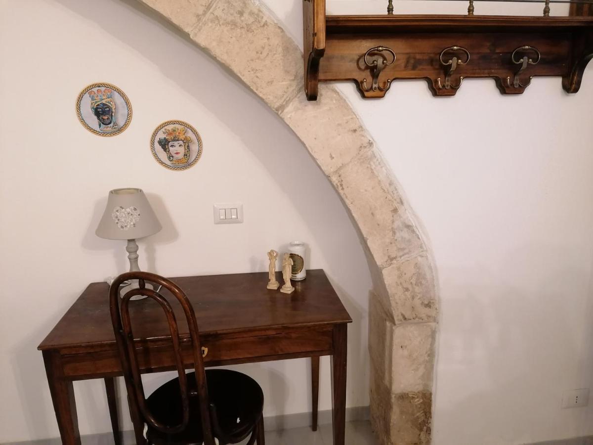 סירקוזה Il Cortiletto Di Via Minniti מראה חיצוני תמונה